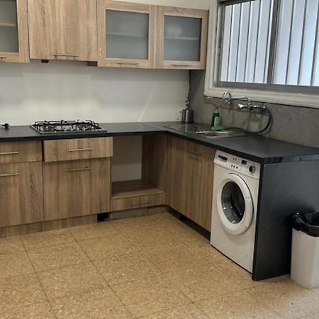 לרנקה Unique City Hostel 100 Meters From Beach מראה חיצוני תמונה