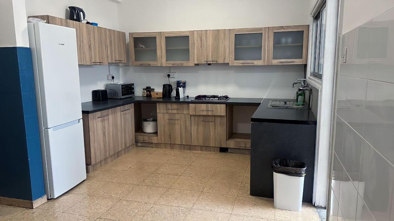 לרנקה Unique City Hostel 100 Meters From Beach מראה חיצוני תמונה