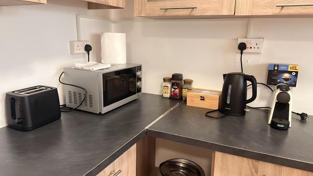 לרנקה Unique City Hostel 100 Meters From Beach מראה חיצוני תמונה