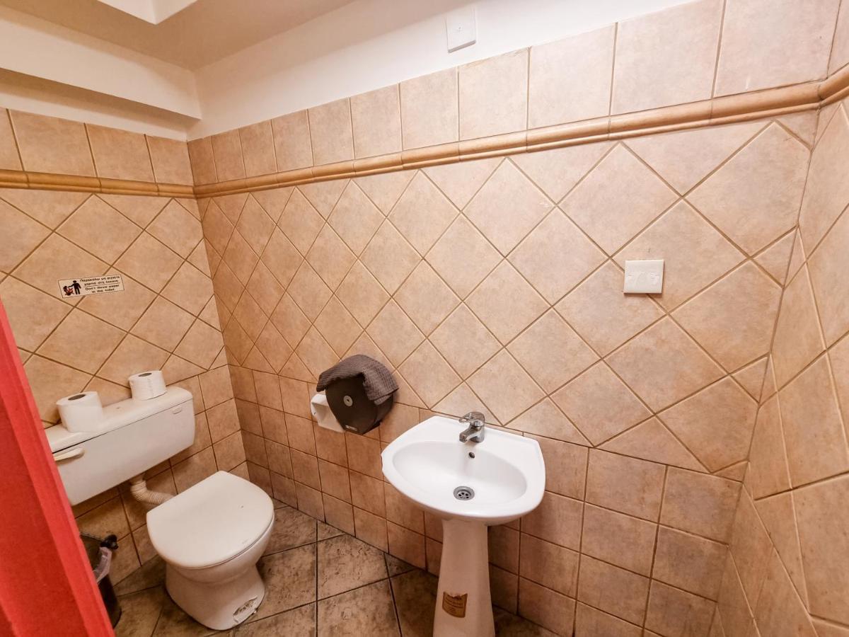 לרנקה Unique City Hostel 100 Meters From Beach מראה חיצוני תמונה