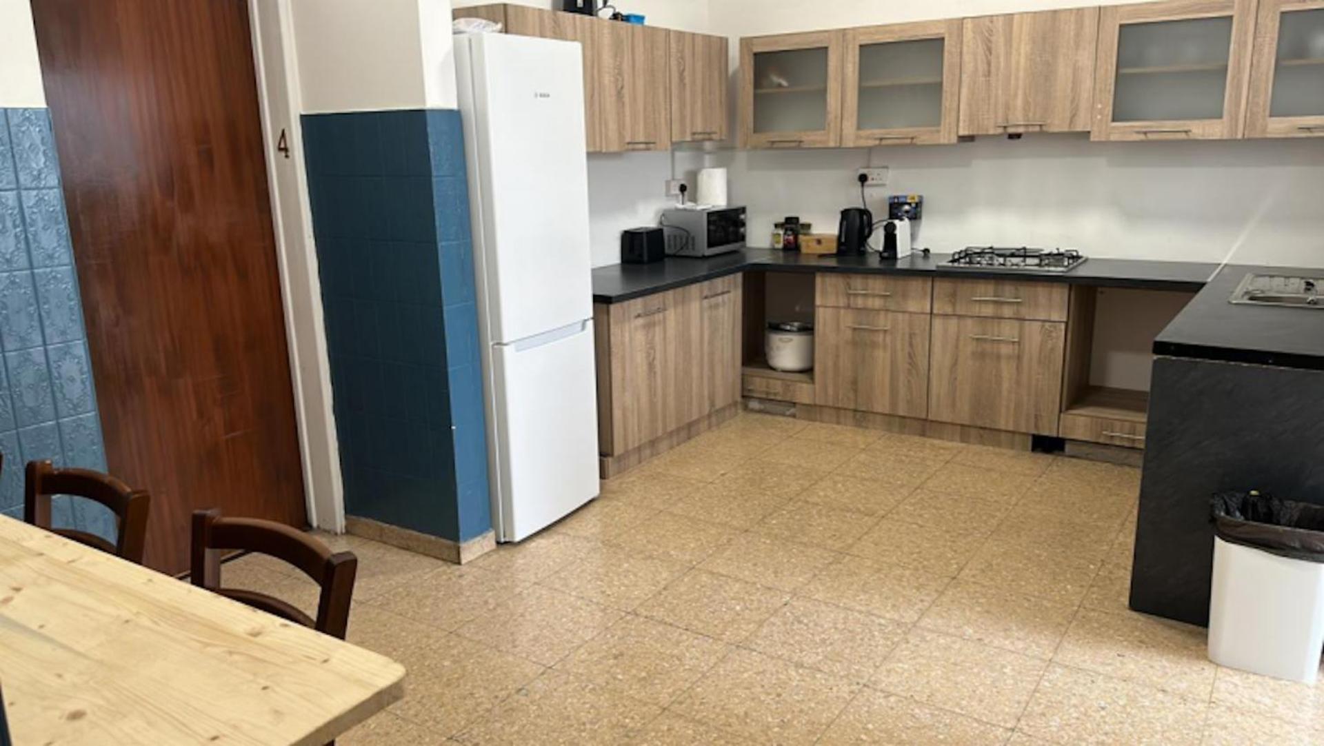 לרנקה Unique City Hostel 100 Meters From Beach מראה חיצוני תמונה